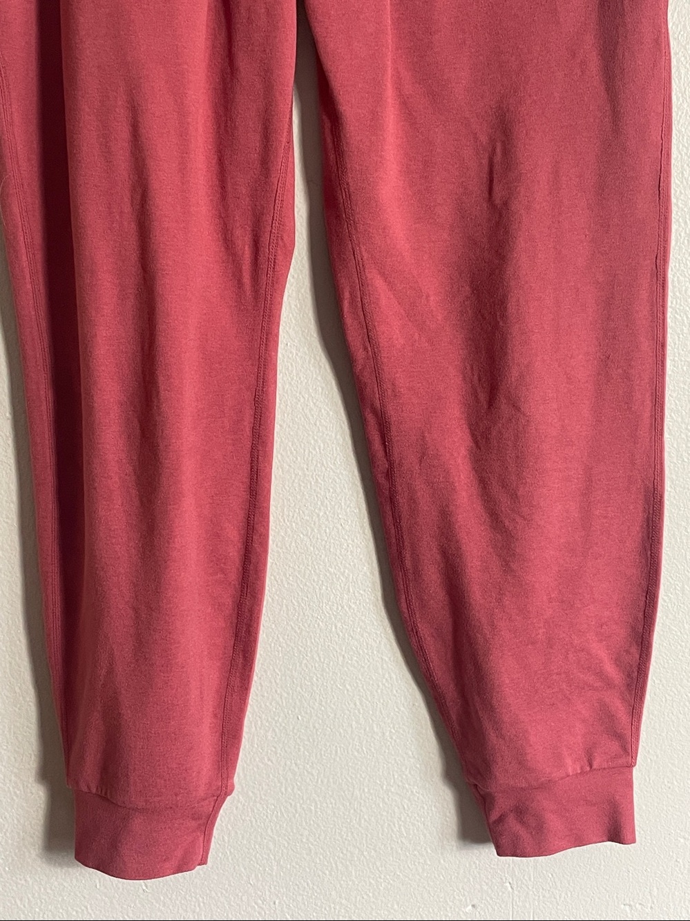Vuori Women's Pink Joggers Size XS - Picture 4 of 8